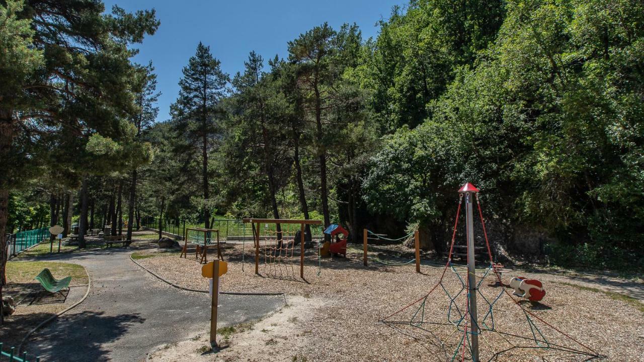 Vacanceole - Residence Les Gorges Rouges Guillaumes Exterior photo